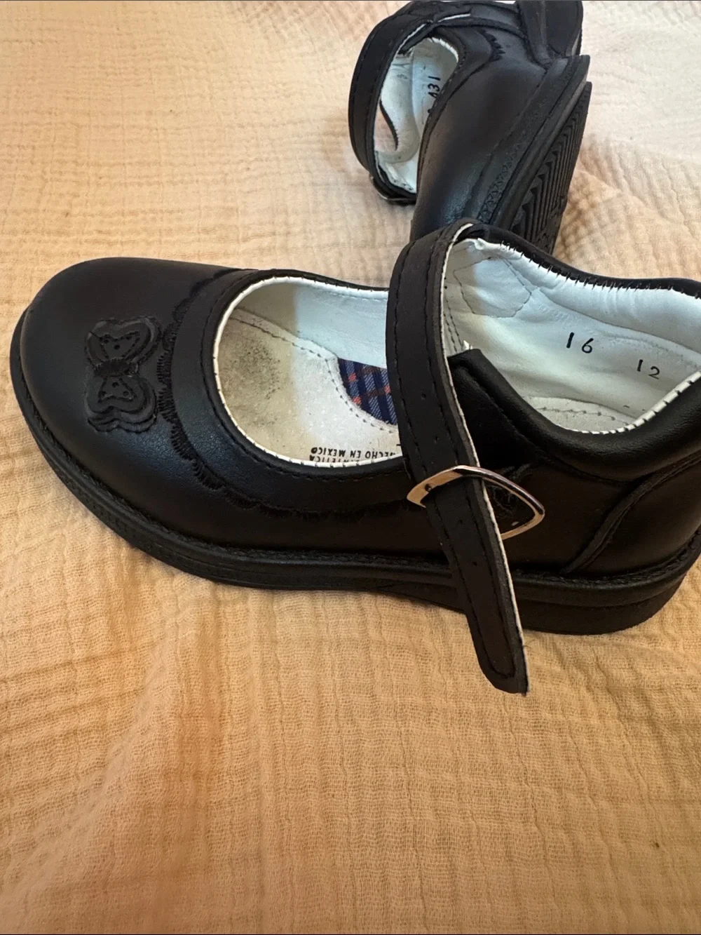 Classic Black Mary Jane Dress Shoes for Girls with Butterfly Stitching